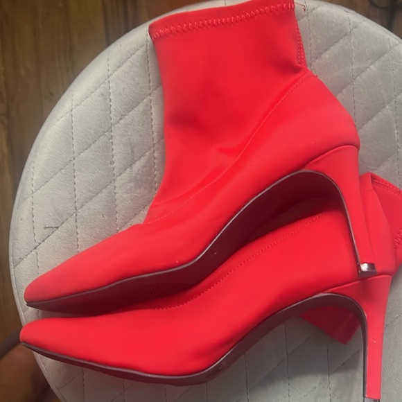 Red stretch material boots - Picture 5 of 5